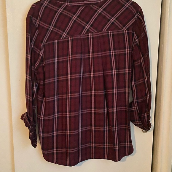 Cloth & Stone Faux-Wrap Drop-Hem Plaid Top - Picture 3 of 3